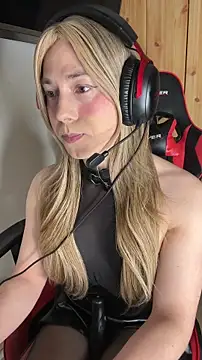 Snapshot of See_my_Boobs_ chatting on February 28, 9:49 pm See my Boobs online show from February 28, 9:49 pm