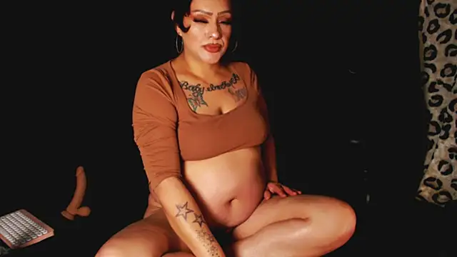 Layla-Lana online show from February 18, 10:00 am