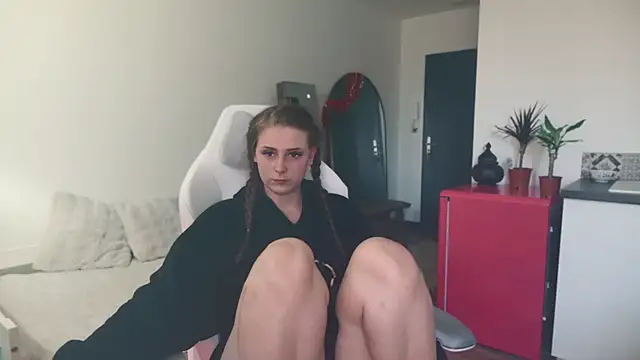 ce leste   online show from March 9, 9:35 am