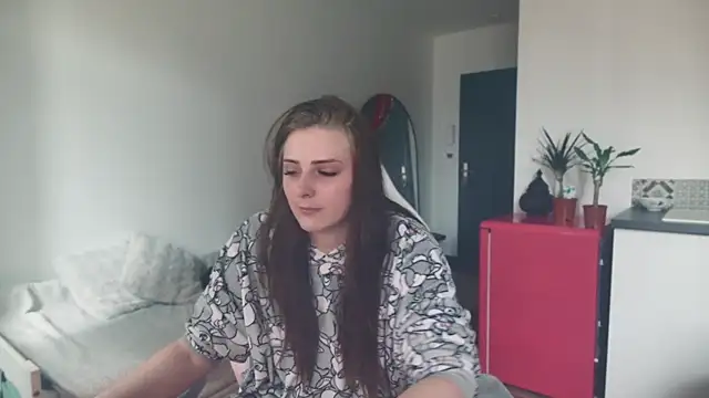 ce leste   online show from April 2, 11:08 am