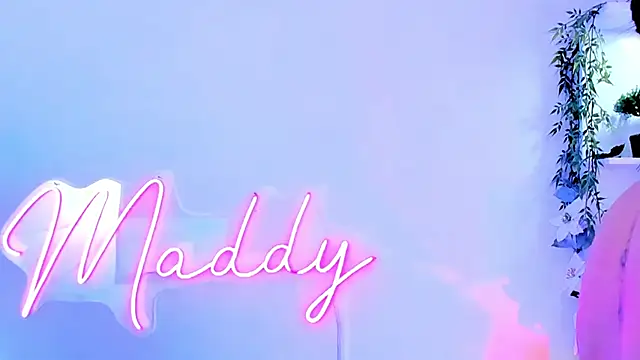 MaddyParisi online show from February 5, 1:47 am