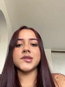 MaddyParisi online show from March 15, 8:04 pm