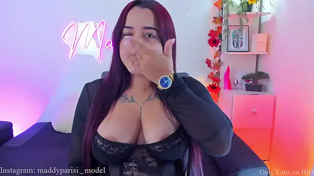 MaddyParisi online show from April 4, 6:55 am