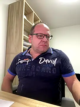 coupleLatinaLovers online show from November 24, 8:25 am