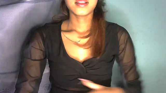 Snapshot of jassi-just18 chatting on January 1, 2:42 pm jassi-just18 online show from January 1, 2:42 pm