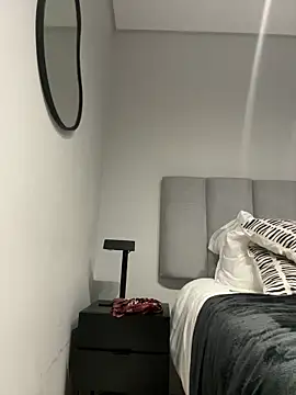 Snapshot of Roxiexx chatting on February 21, 12:17 pm Roxiexx online show from February 21, 12:17 pm