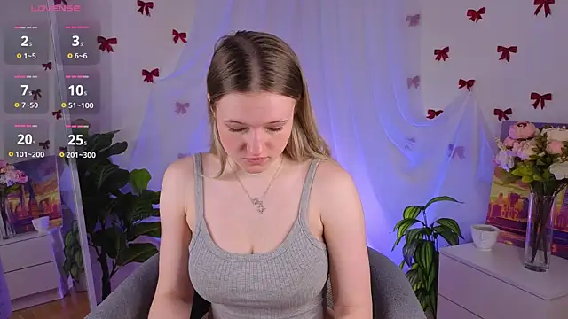 MaydaFoulk online show from March 4, 1:11 am