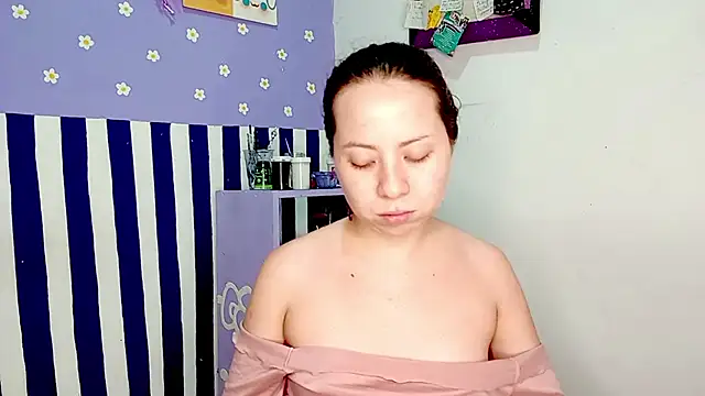 PetiteIvoryQueen19 online show from June 15, 4:58 am