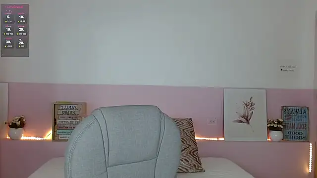 Snapshot of adhara_cortez chatting on December 14, 12:01 am adhara cortez online show from December 14, 12:01 am