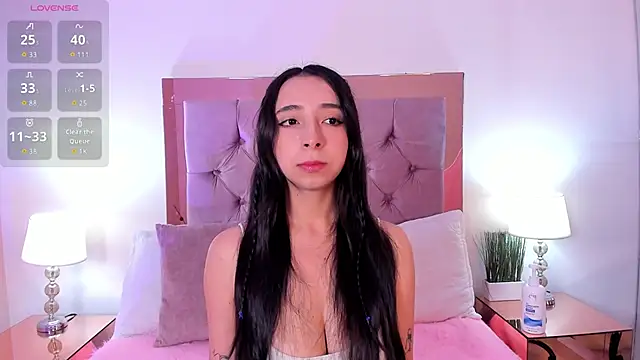 melanie hills online show from February 15, 11:30 am