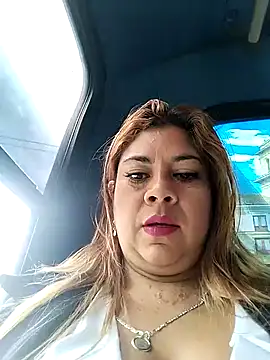 Snapshot of Laura-Hernandez chatting on December 19, 3:30 pm Laura-Hernandez online show from December 19, 3:30 pm