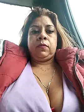 Snapshot of Laura-Hernandez chatting on February 17, 10:14 pm Laura-Hernandez online show from February 17, 10:14 pm