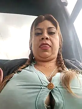 Snapshot of Laura-Hernandez chatting on March 13, 2:55 pm Laura-Hernandez online show from March 13, 2:55 pm