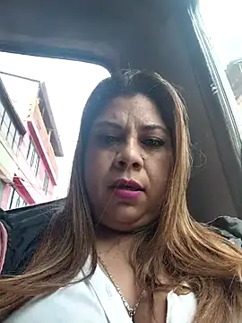 Laura-Hernandez online show from October 29, 2:19 pm