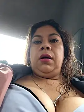 Laura-Hernandez online show from February 3, 3:17 pm