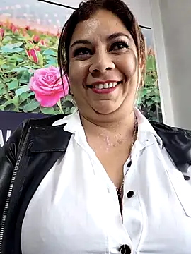 Laura-Hernandez online show from April 7, 2:50 pm