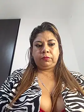 Laura-Hernandez online show from May 26, 2:24 pm