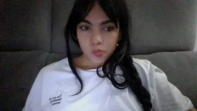 Kiri Cutee online show from December 5, 8:33 am