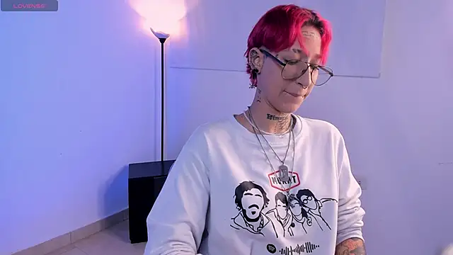 Snapshot of ravengreen_ chatting on January 21, 9:04 pm ravengreen online show from January 21, 9:04 pm