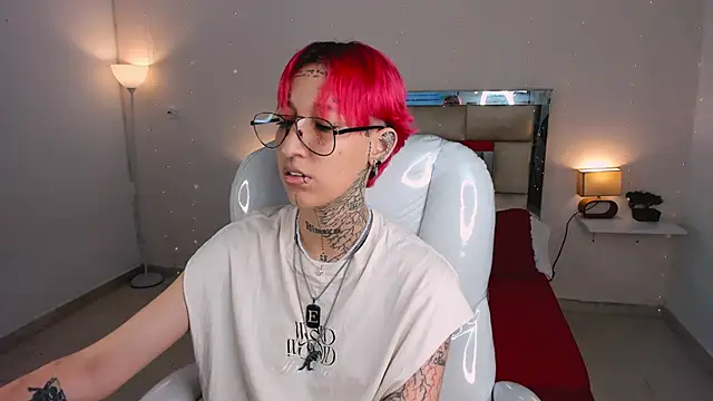 Snapshot of ravengreen_ chatting on January 25, 10:50 pm ravengreen online show from January 25, 10:50 pm