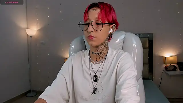 Snapshot of ravengreen_ chatting on January 29, 8:04 pm ravengreen online show from January 29, 8:04 pm