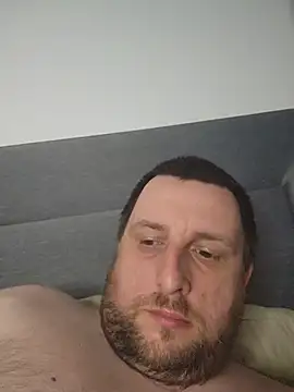 Snapshot of HE-M123 chatting on July 29, 11:58 pm HE-M123 online show from July 29, 11:58 pm