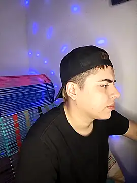 Snapshot of CARKIS-69 chatting on December 12, 7:15 pm CARKIS-69 online show from December 12, 7:15 pm