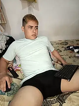 Snapshot of CARKIS-69 chatting on December 29, 12:30 am CARKIS-69 online show from December 29, 12:30 am