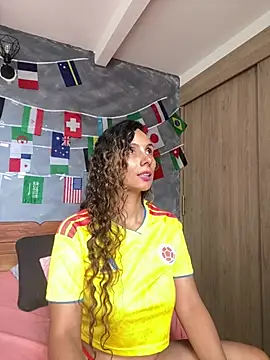 Snapshot of MafeeRoss chatting on July 7, 7:40 pm MafeeRoss online show from July 7, 7:40 pm