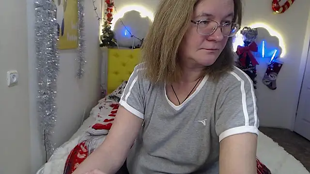 HolyMilfa online show from December 8, 1:36 pm