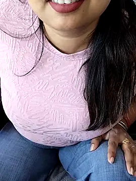 Snapshot of QueenHaryana chatting on April 29, 6:39 am QueenHaryana online show from April 29, 6:39 am