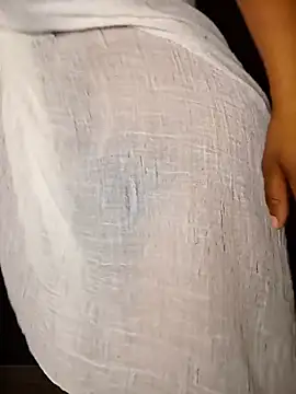 Snapshot of lisa_larry88 chatting on February 1, 4:11 am lisa larry88 online show from February 1, 4:11 am