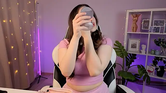 MelissaLovvv online show from February 18, 5:14 am