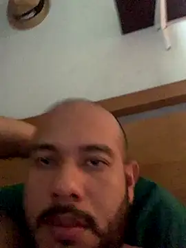 Snapshot of kioluy chatting on September 20, 2:51 pm kioluy online show from September 20, 2:51 pm