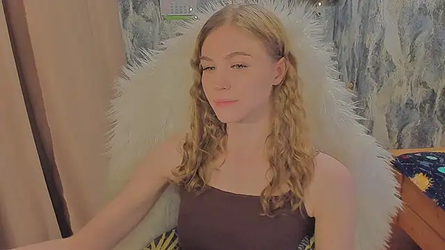 JuxxxsyBunx online show from December 3, 2:59 pm