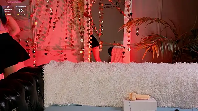 Kelly Woods online show from February 13, 3:52 pm