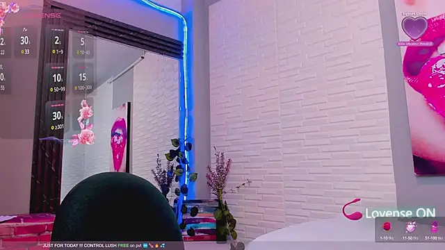 Snapshot of sweetieandjuicyy chatting on February 27, 3:15 pm sweetieandjuicyy online show from February 27, 3:15 pm