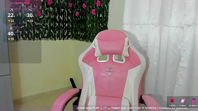 Snapshot of sweetieandjuicyy chatting on September 11, 3:56 pm sweetieandjuicyy online show from September 11, 3:56 pm