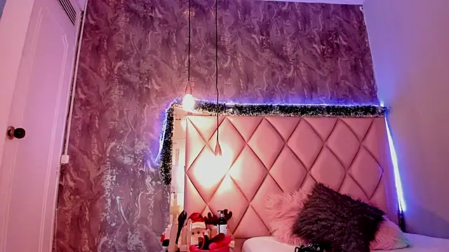 megan 100 online show from December 15, 10:37 pm
