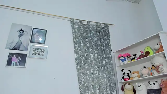 megan 100 online show from February 7, 5:49 pm