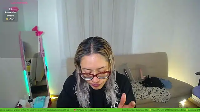 Snapshot of 911Calling chatting on January 24, 3:13 pm 911Calling online show from January 24, 3:13 pm