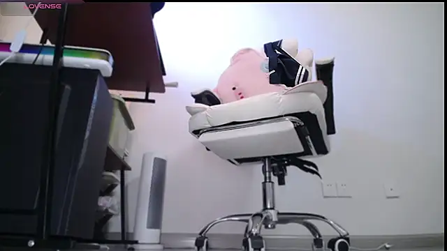 Snapshot of CN-Doudou chatting on March 27, 4:07 am CN-Doudou online show from March 27, 4:07 am