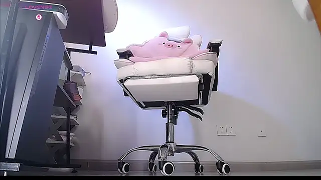 Snapshot of CN-Doudou chatting on April 15, 3:35 am CN-Doudou online show from April 15, 3:35 am