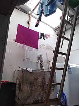 Snapshot of DirtyStefaniax chatting on December 17, 5:30 pm DirtyStefaniax online show from December 17, 5:30 pm