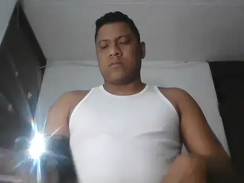 latinblack01 online show from November 2, 4:59 am