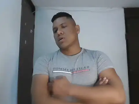 latinblack01 online show from November 10, 9:47 pm