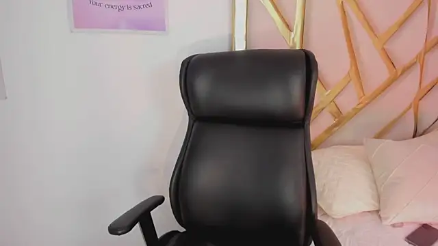 LanaJones  online show from May 22, 12:55 pm