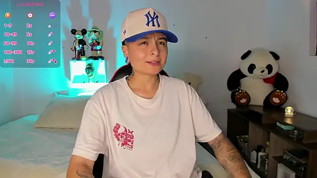 ZuryRamirez  online show from May 22, 8:03 pm