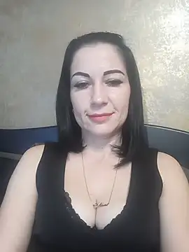 Snapshot of FireLily332 chatting on December 29, 5:44 pm FireLily332 online show from December 29, 5:44 pm