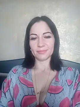 Snapshot of FireLily332 chatting on January 5, 11:48 am FireLily332 online show from January 5, 11:48 am